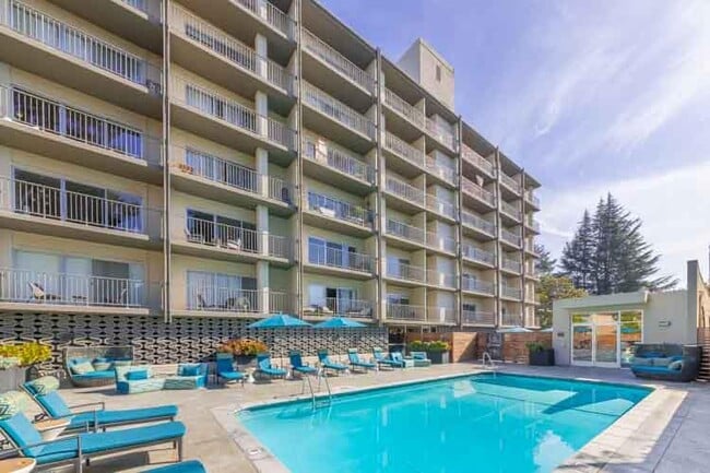 Photo - Mia Palo Alto