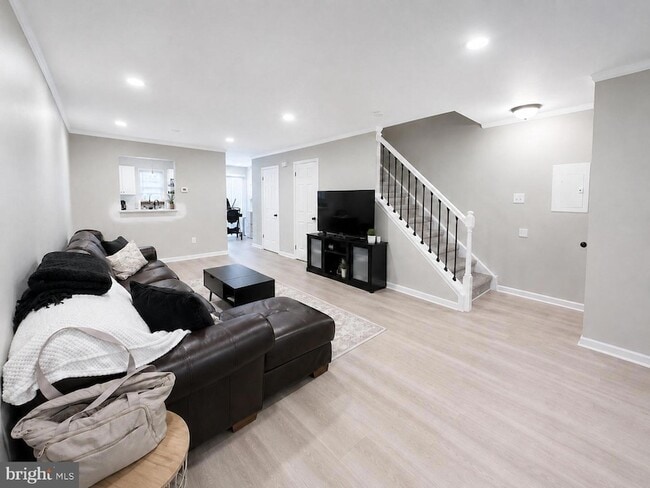 Photo - 937 Woodstock Ct