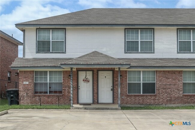 Photo - 807 Leifester Cir Unit B
