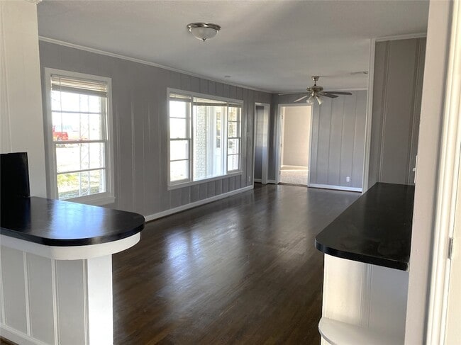 Photo - 704 Scurlock St