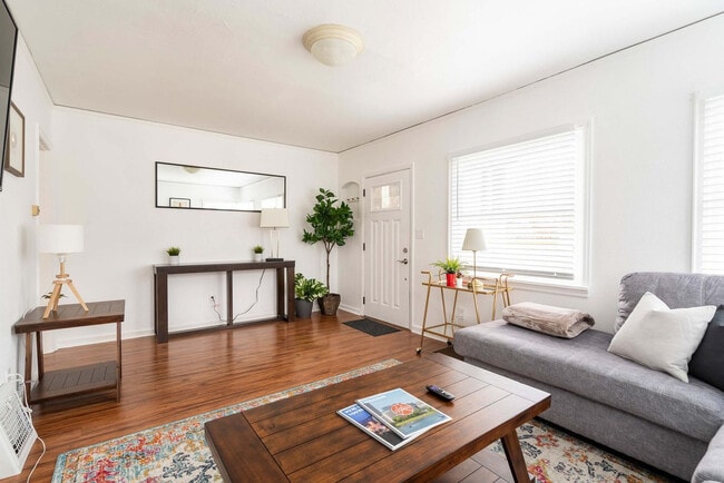 Photo - 825 SE 49th Ave Unit ID1309887P