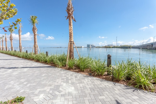 Photo - Navette on the Bay