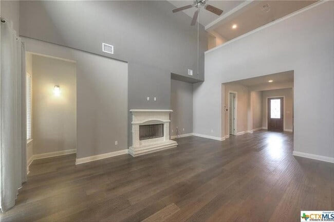 Photo - 203 Ancient Oak Way
