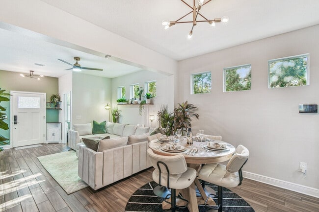 Photo - 109 W Hollywood St Unit ID1295473P