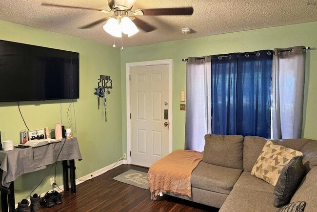 Photo - 1113 Harlan Ave