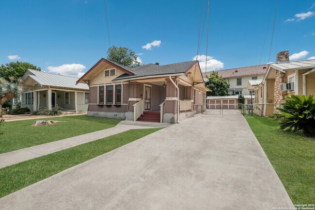 Photo - 638 Cedar St