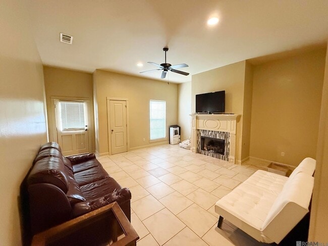 Photo - 9441 Boone Ave