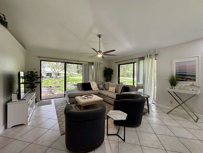 Building Photo - 216 Club Dr Unit ID1065702P