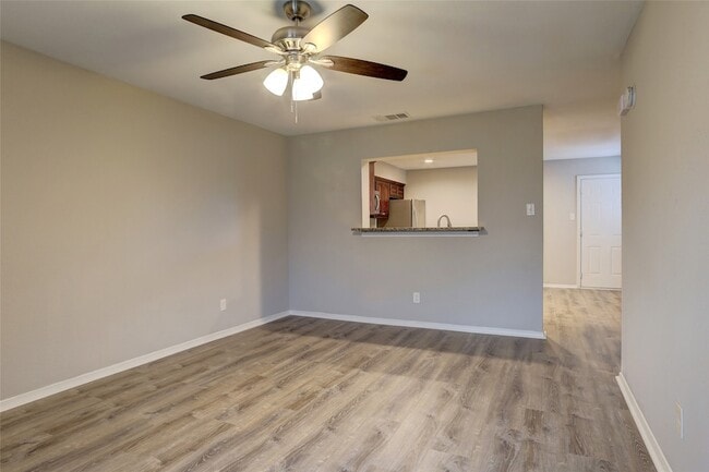 Photo - 711 Wolftrap Dr