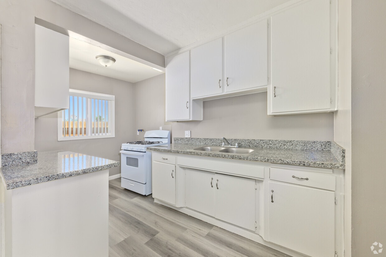 Floor Plan - 2+1 Down 