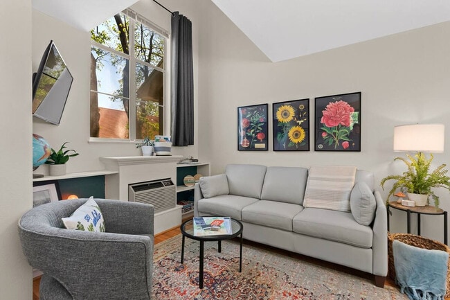 Building Photo - 243 S Gregg Ave Unit ID1332373P