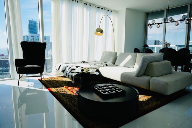 Building Photo - 631 Brickell Ave Unit ID1353248P