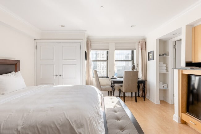 Building Photo - 160 Central Park S Unit SI FL29-ID1590572P