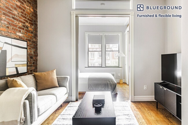 Building Photo - 234 W 14th St Unit FL4-ID1951