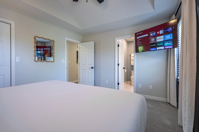 Photo - 18 Huntcliff Dr Unit SI ID1234812P