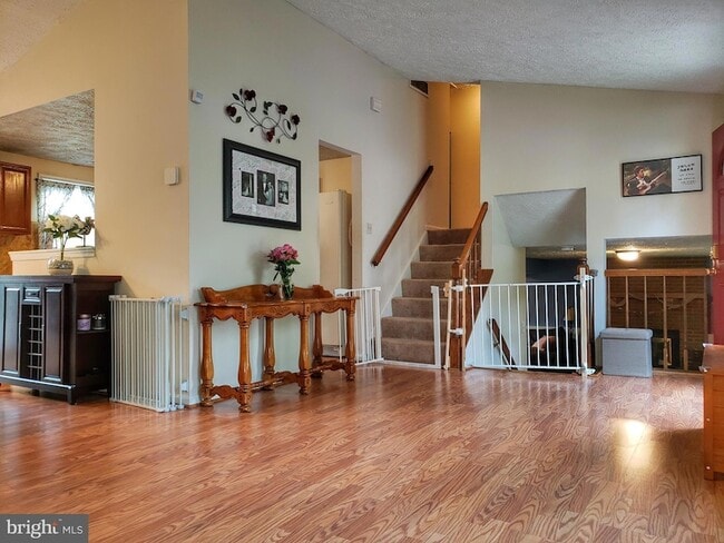 Photo - 7109 Upper Mills Cir