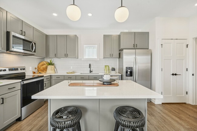 Photo - Magnolia Row