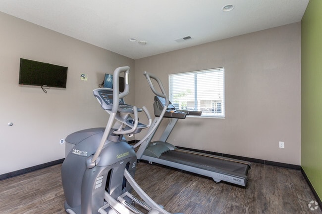 Fitness Center - Walnut Lake