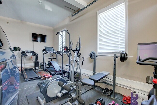 Photo - 2616 Browning Way