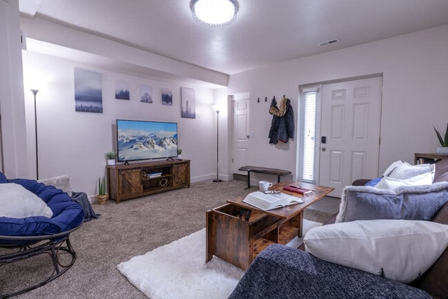 Photo - 676 Markea Ave Unit SI ID1071593P