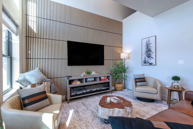 Photo - 690 Stone Peak Lp Unit SI ID1466390P