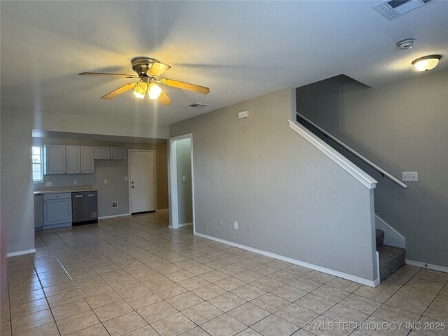 Photo - 14246 S Hickory St