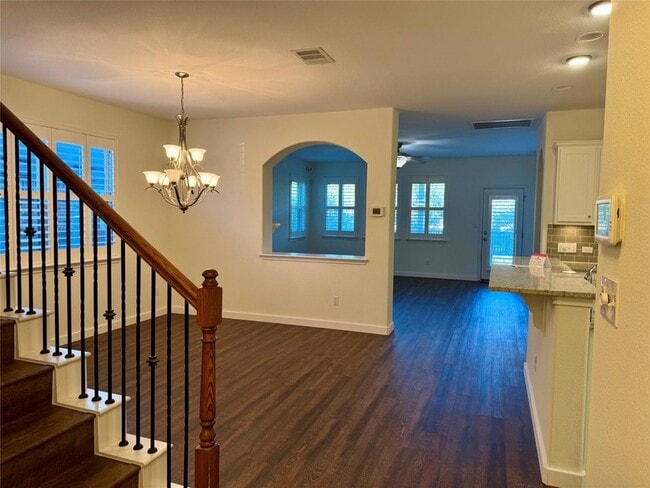 Photo - 408 Wolf Creek Way