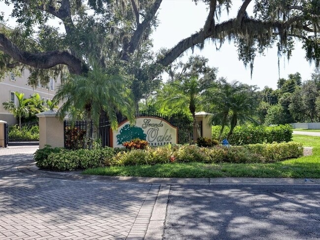 Building Photo - 5122 Manorwood Dr Unit 4B