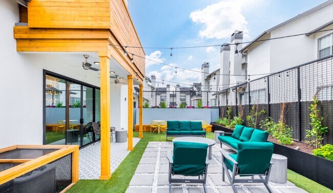 Photo - Castle Hills Townhomes