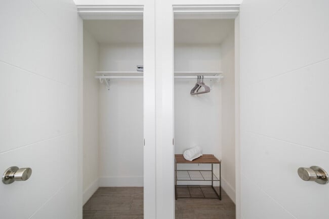 Photo - 2110 SW 16th St Unit SI ID1388877P