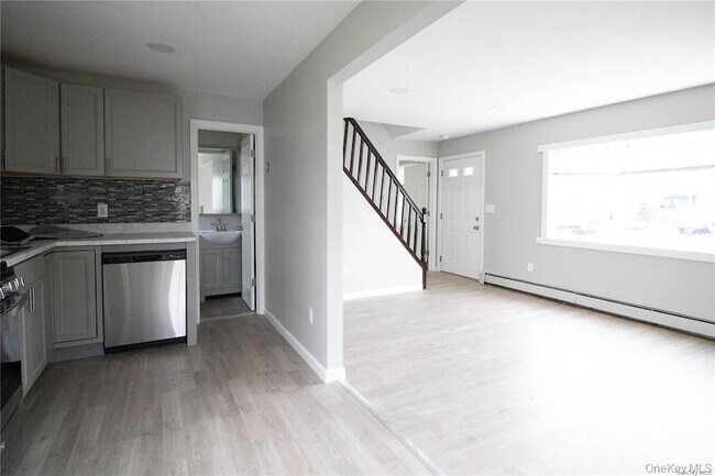 Photo - 13 Flint Rd