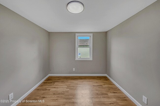 Photo - 664 Laurel Dr Unit Rear