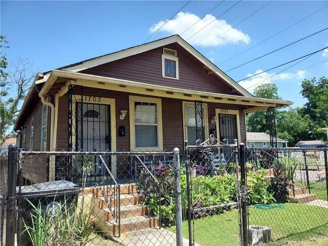 Building Photo - 1703 Clouet St
