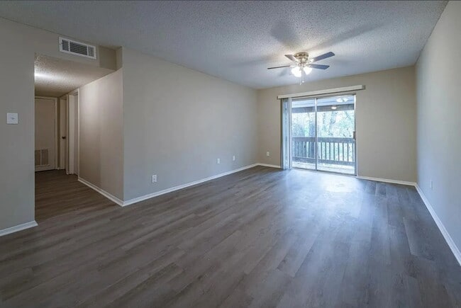 Photo - Heritage Oaks @ Wakefield (Promotion!)