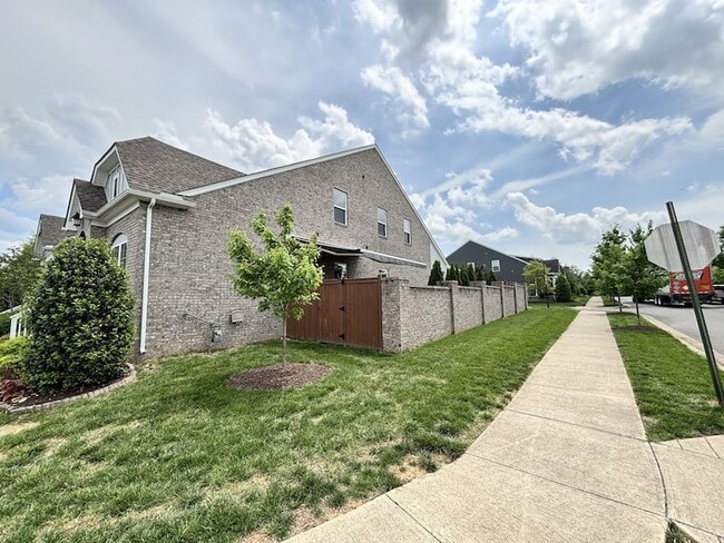 Photo - 155 Spadeleaf Blvd
