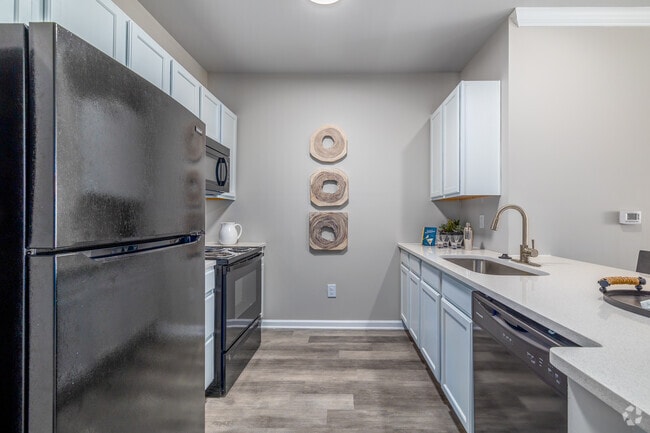 2BR, 2BA - 1,200SF - Elements at Rock Hill