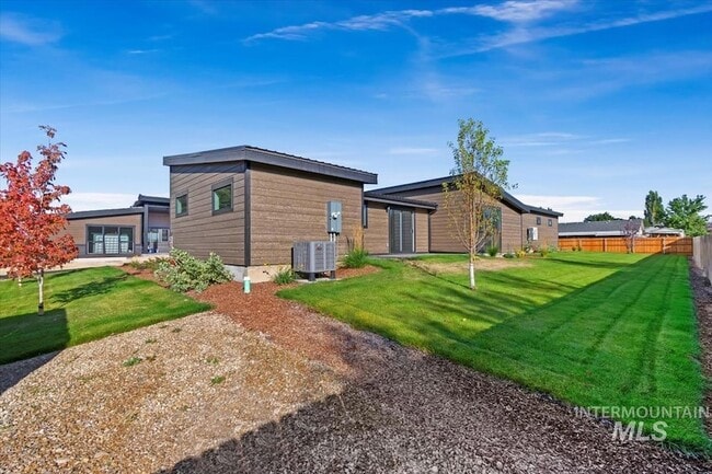 Photo - 362 London St