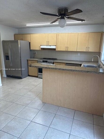 Photo - 3920 Woodside Dr Unit 5