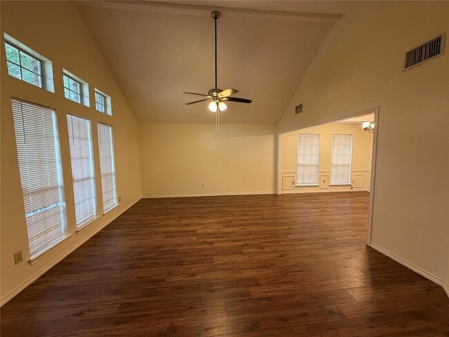 Photo - 1426 Mapleview Dr