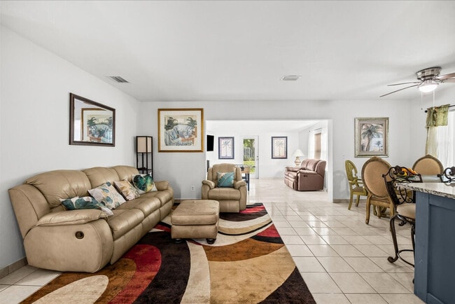 Building Photo - 128 SE Prima Vista Blvd Unit SI ID1604422P