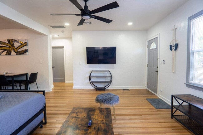 Photo - 2317 E Crystal Lake Ave Unit ID1094222P