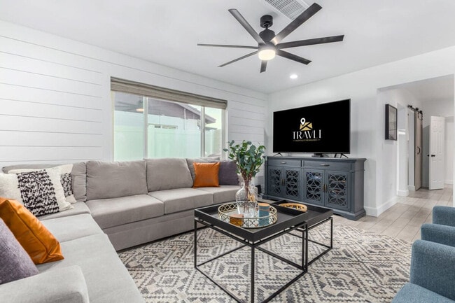 Building Photo - 7302 E Coronado Rd Unit SI ID1558678P
