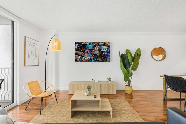 Photo - 1 SE 12th St Unit FL28-ID1050317P