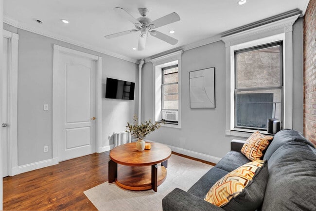 Photo - 340 E 18th St Unit ID1250779P