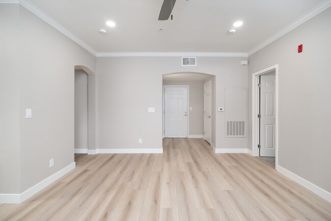 Tahoe - 2BR, 2BA 1,119SF - Lake Point