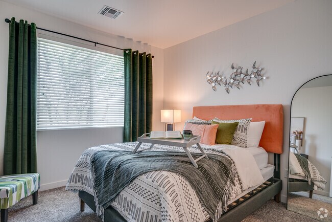 STUDIO, 1BA - 468SF - Sunset View