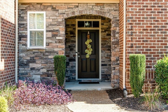 Photo - 9810 Glenmore Ln