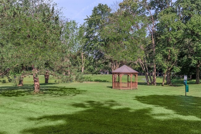 Photo - Foxrun Apartments