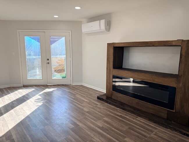 Photo - 3512 Castor St