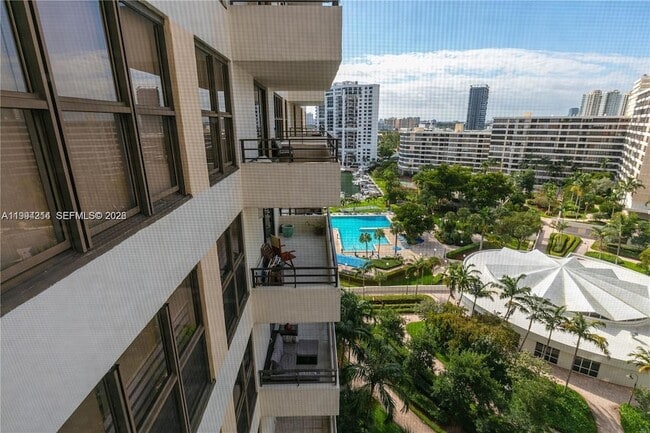 Photo - 2500 Parkview Dr Unit 1418